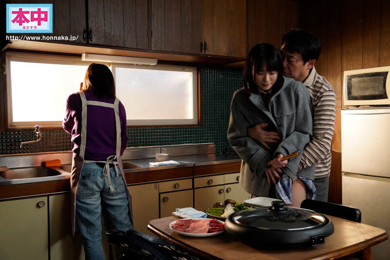 学生時代の電車痴●オヤジが母親と再婚ー。 その日から来る日も来る日も言いなり制服中出しペットにさせられて…。 東條なつ - サンプル画像 - 4