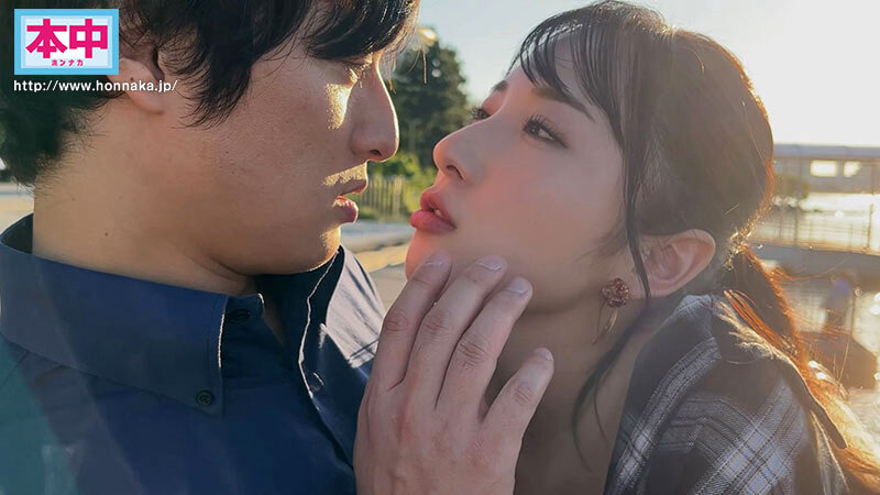 ちんちんおっきしたらホテル行きだよ 妻の在宅中、職場の女上司に誘われて密着囁きデートで勃起したら即ラブホゲームに負けて何度も何度も中出ししてしまった。 北野未奈 - サンプル画像 - 1