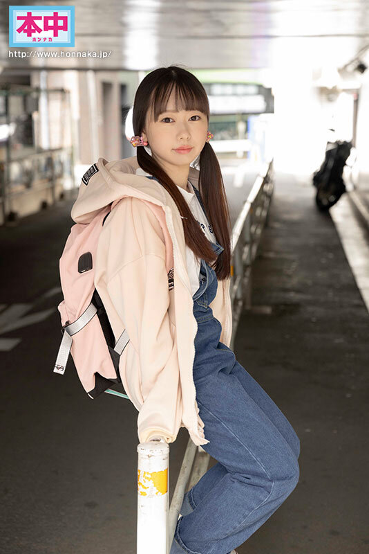 新人 うまれて初めての東京。ちっちゃなカラダと小ぶりなオッパイ。田舎っ娘・乙音ちゃん145cm パイパンま●こに中出しAVデビュー 西野乙音 - サンプル画像 - 11