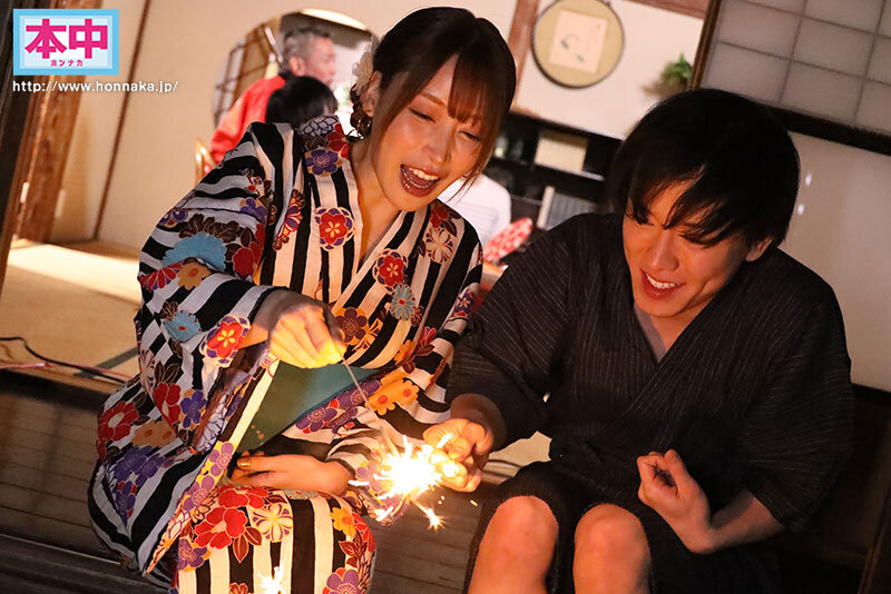 手しか繋いだことない初恋相手が地元で有名ヤリマンギャルに…。もう妊娠させちゃってるってばぁ！状態で膣奥に射精しても射精しても腰振りやめないエッグイ腰振り騎乗位中出し16発ぶっこ抜かれた帰省中の3日間 七瀬アリス - サンプル画像 - 8