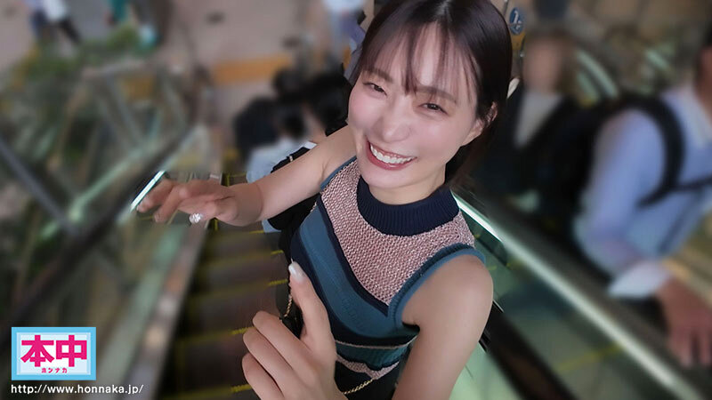 裏垢男子とAV男優どっちがエロい？素顔の美谷朱音を2人きりの空間でイカせまくる本気の生々ハメ撮り中出し - サンプル画像 - 1