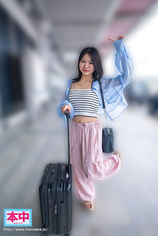 旅行の思い出作りでAV出演しに来た女の子 東京に行って、ハメ撮りして、お台場デートして、二●系ラーメン食べて、キスして、AVデビュー中出しまでしちゃった沖縄娘。 新垣まりん - サンプル画像 - 1