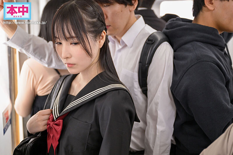 電車通学中、こっそり痴●中出しさせてくれるクラスメイトの香水さん 香水じゅん - サンプル画像 - 2
