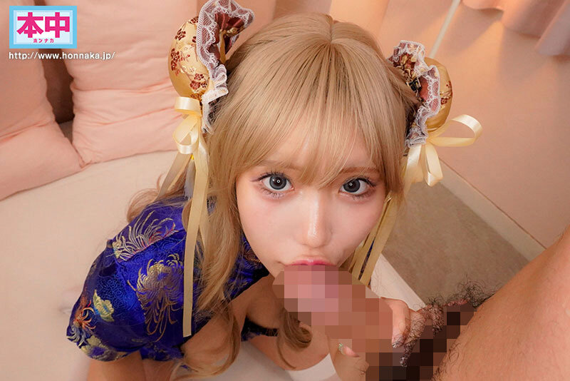 ガッツリ美巨乳谷間ときわどい挑発パンチラでおじさんカメコを骨抜きにするヤリマンコスプレイヤーの過激なオフパコ中出し撮影会 鈴の家りん - サンプル画像 - 5
