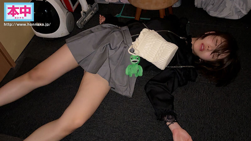 おい、なめくじ 完全にキマっちゃってるトー●キッズを連れ去り媚薬でなめくじみたいに立てない酩酊女子を睡姦 輪● 中出し姦 こなつちゃん 柏木こなつ - サンプル画像 - 3