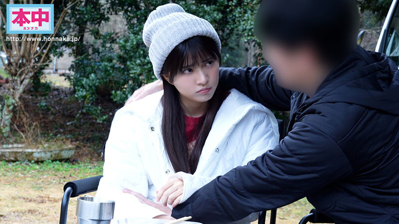 普段は真面目な会社員だけど、僕の前では面倒くさい彼女。かまわないとすぐ拗ねるし、メールの返信が遅いと誰と会ってたの？と 束縛も激しい彼女が行きたいと言っていたキャンプをしに郊外へ。デート中も面倒くさいモードに入り「今エッチしたいの」と彼女のペ… 根尾あかり - サンプル画像 - 2