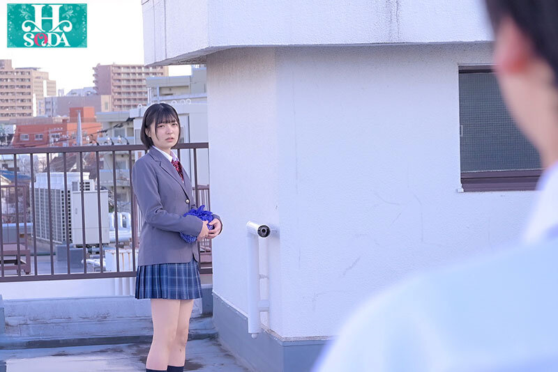 君が告白を手伝ってと言ったあの日を忘れない。両想いだった僕らはすれ違い、別々の男女と付き合い、心から叫んだ。 虹村ゆみ - サンプル画像 - 12