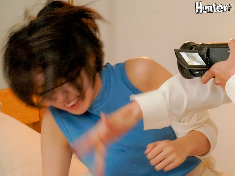 これ合意だよね？大学の後輩が可愛いくてすぐエッチできる女友達を先輩に上納！でも結局エッチできなくて強烈なビンタ＆デカチンイラマで黙らせて… - サンプル画像 - 20