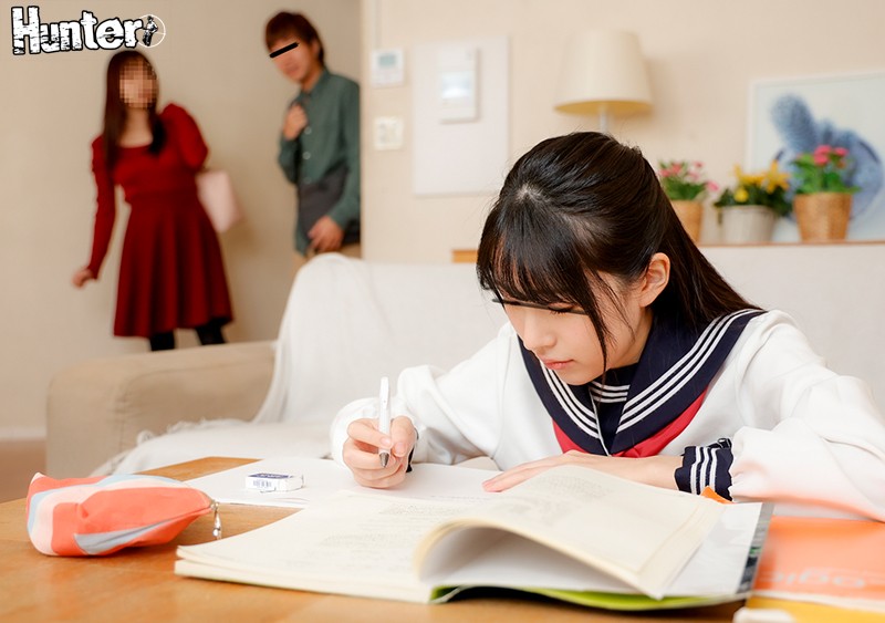 「お姉ちゃん、気付いて…」彼女の家に遊びに行くたび、地味でおとなしい彼女の妹へのセクハラを連日繰り返す最低男 - サンプル画像 - 11