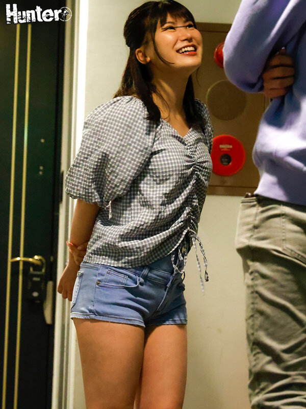 玄関開けたら即激ピス！何度イっても終わらない無限中出し激ピスリレー - サンプル画像 - 13