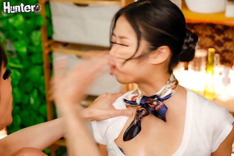 お触り厳禁のメンエス店でお高くとまったメンエス嬢に思いきりビンタして激しくイラマしたら大人しくヤラせてくれた時のお話 - サンプル画像 - 1