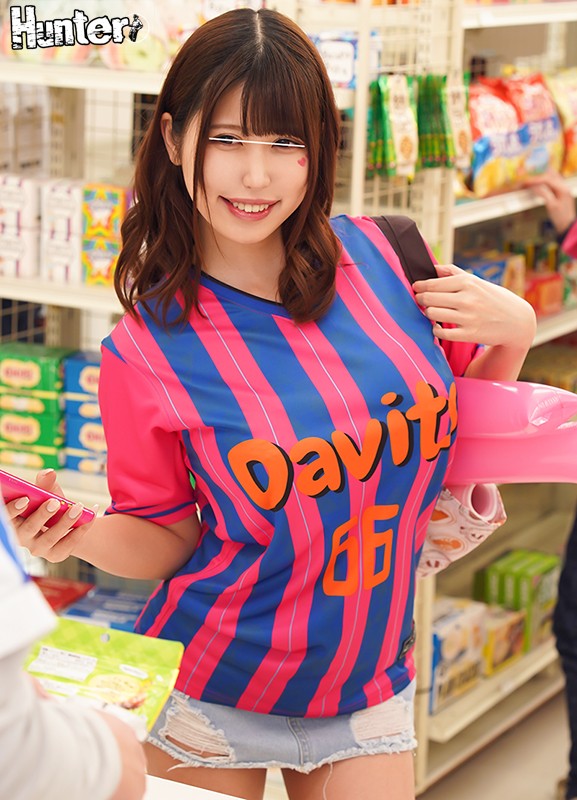 ボクが働いているスタジアム近くのコンビニでは試合観戦やライブで浮かれた興奮状態の女子が入れ喰い状態！イベント効果なのか普段より警戒心が薄く… - サンプル画像 - 3