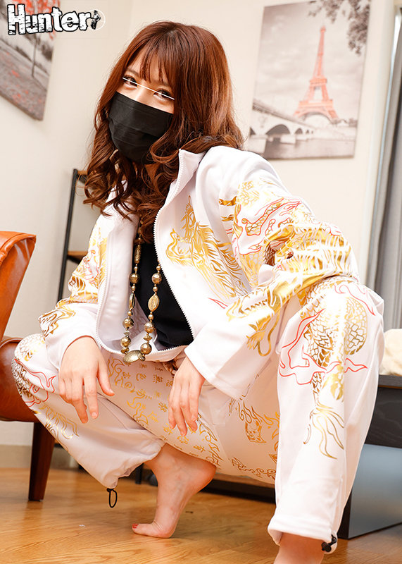 いつも趣味の悪いジャージしか着ないヤンキーの姉がぴったりニットワンピで大人の女に！そのエロい体のラインにムラムラがおさまらず…！？ - サンプル画像 - 2