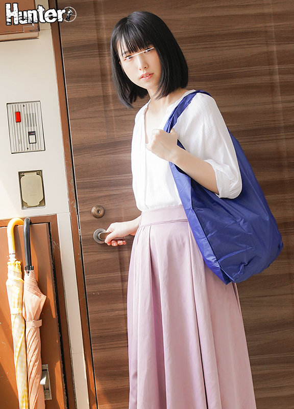 アパートの隣に引っ越してきたシングルマザーは、明るい雰囲気を出しながらもいつも寂しげ…新しく引っ越してきた隣人は美人なシングルマザーだった… - サンプル画像 - 1