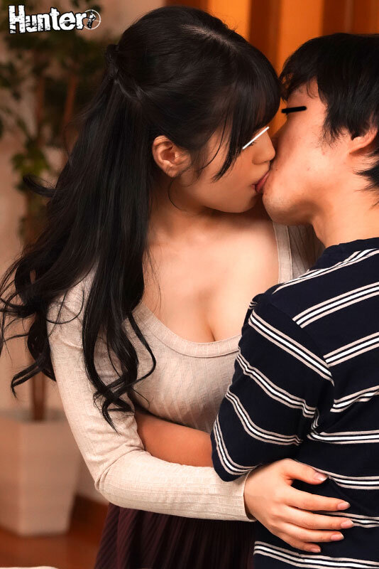 「キスだけ。それ以上はダメ…」兄に隠れて兄嫁とキスだけの約束のはずが…。舌が絡み合う情熱的なキスに燃え上がってしまった2人は我慢しきれず…。 - サンプル画像 - 4