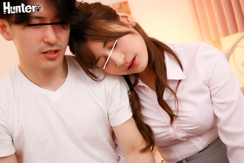 「ワケあって姉の性欲を満たしています」キスして…おっぱい舐めて…エスカレートしてくる姉の性欲！遂に『ちょっと挿れるだけ』親には絶対に言えない - サンプル画像 - 3