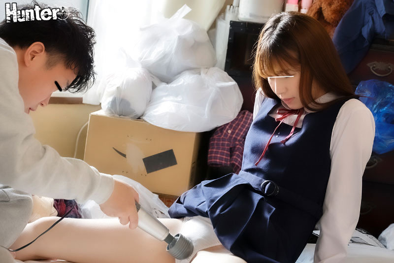 「この部屋なんか股間がムズムズしてくる…」ボクの恥ずかしい汚部屋に興奮を覚えた近所の女の子とその友達に芋づる式中出し！昔よく遊んだ近所の女子 - サンプル画像 - 3