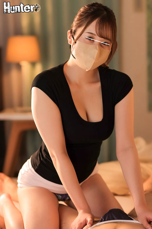 気弱で真面目に働くマスク巨乳ちゃんはセクハラせずにはいられない！マスク下の本性は超エロ女で恥ずかしがりながらも発情！家政婦、介護士、エステ - サンプル画像 - 3