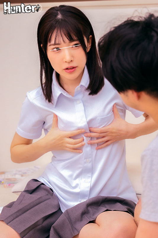 「小さくてもチ○チン挟めるもん！」ちっぱいをバカにされた妹が必死のパイズリ！にはならず…チクコキに！でもチクコキが気持ち良すぎてイキそうに… - サンプル画像 - 3