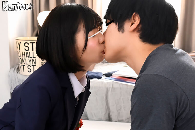 ボクだけの卒業式を開いてくれた優しい幼馴染と童貞卒業式までしちゃいました！童貞でイジメられていたボクは登校拒否に！そのまま卒業式当日も欠席！ - サンプル画像 - 3