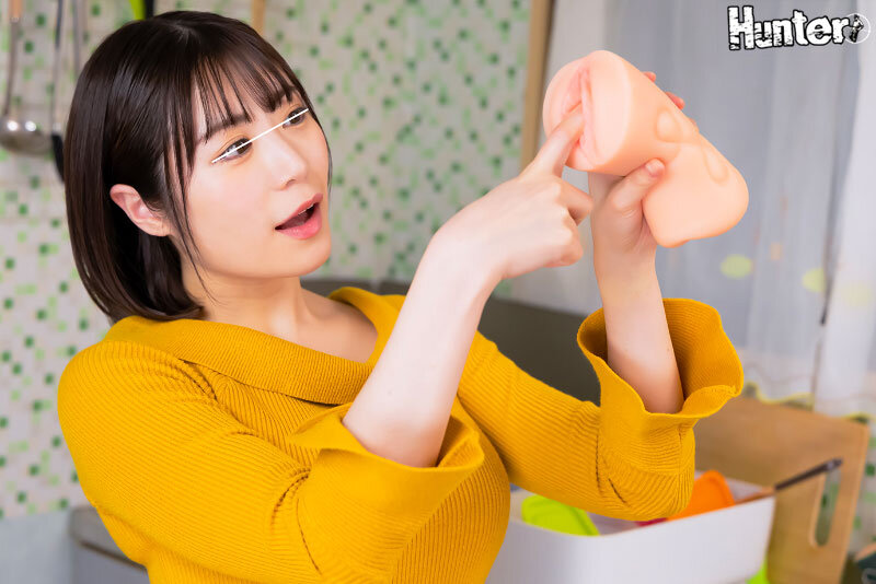 真面目な姉がボクのオナホを発見！使い方を何度も聞いてくるので、実演するからオカズになるよう要求したら好奇心が勝ってパンツやオッパイを見せる姉 - サンプル画像 - 1