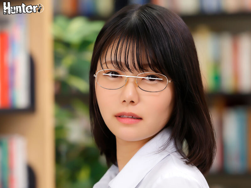 むっつり文学女子と5秒目が合えばエッチできるマッチング図書館！図書館内でボクに熱い視線！ここは文学女子が密かに出会いを求めるマッチング図書館 - サンプル画像 - 4