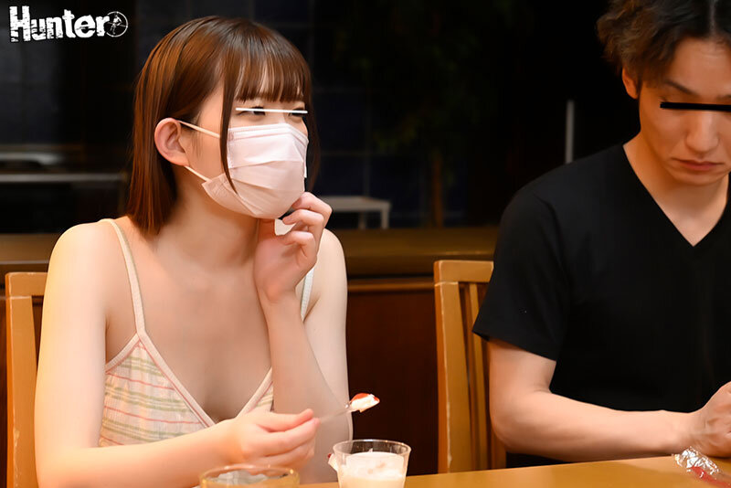 「マスク外すぐらいだったらブラ外したほうがマシだよ」自分の部屋以外ではマスクを外した事がない義妹は恥ずかしがってマスクを外さない！ - サンプル画像 - 2