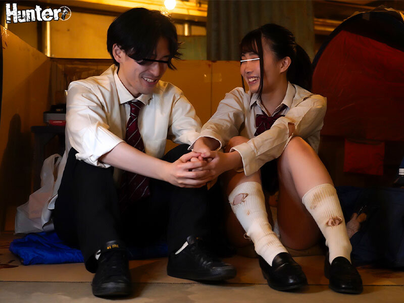 世界が終わる日に生き残りは女子ばかりで男はボク1人。だから女子に助けを求められ、一緒に隠れるが心臓音が聞こえるほどの超密着で不謹慎にも勃起！ - サンプル画像 - 2