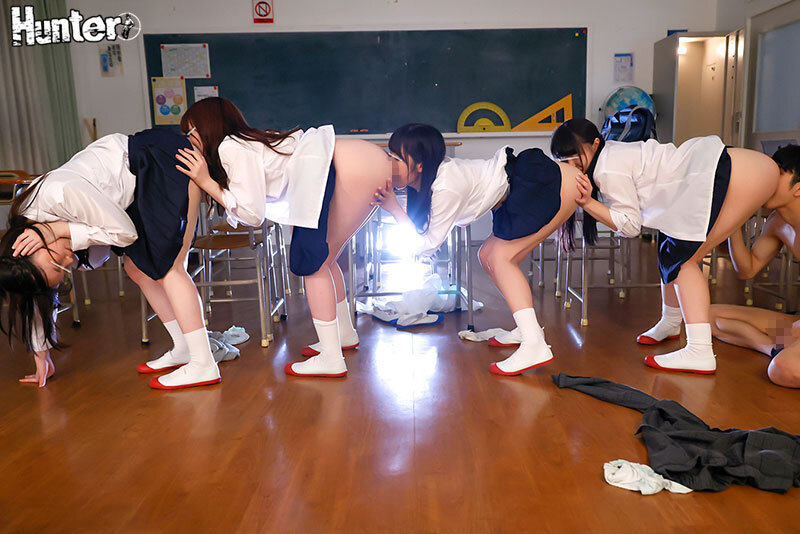 男はボク1人の学校の大掃除は超パンチラ天国！見渡せば視界に広がる無限パンチラに大興奮！去年まで女子校だった学校に編入したら男はボク1人！ - サンプル画像 - 6