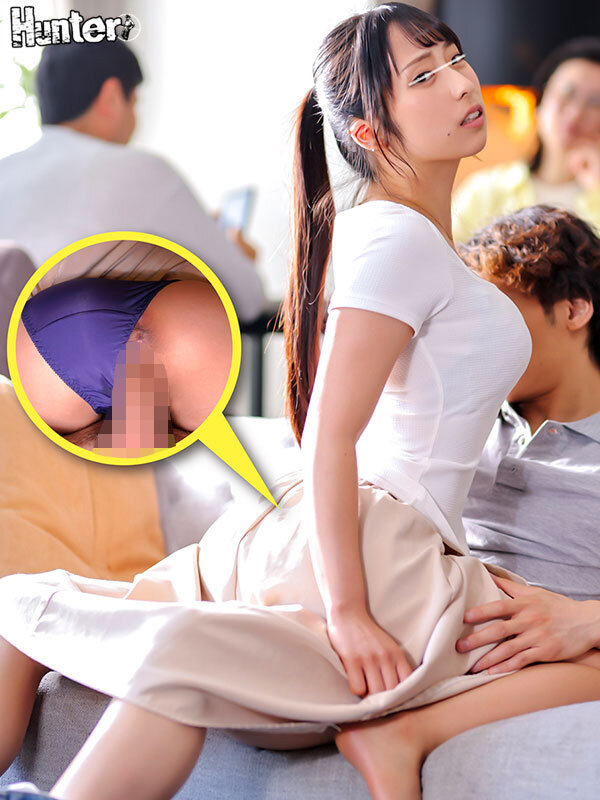 『本当に挿っちゃってるってば！ダメ声出ちゃう…』気弱なドM義姉のロングスカート内で即ハメ！親の目の前でバレずにドキドキのこっそり連続イキ！ - サンプル画像 - 4