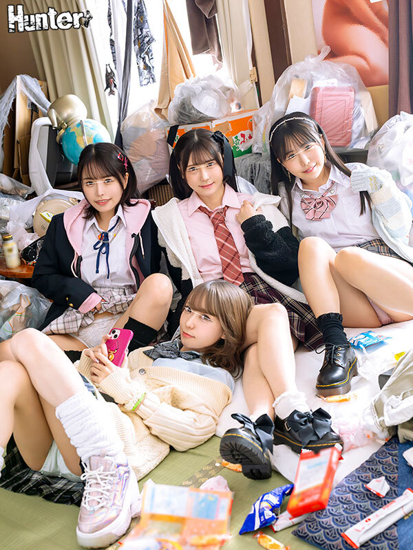 「おじさん！私たちと一緒なら寂しくないでしょ？」行き場のない家出少女たちがゴミ屋敷に侵入！そこで寂しく暮らすおじさんとヤリまくり共同生活！ - サンプル画像 - 1