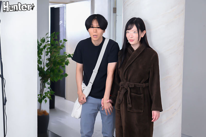 「私たちを満足させるまで帰っちゃダメ！」時間とお金を持て余したセレブ若妻と魅惑の中出しハーレム乱交！ - サンプル画像 - 3