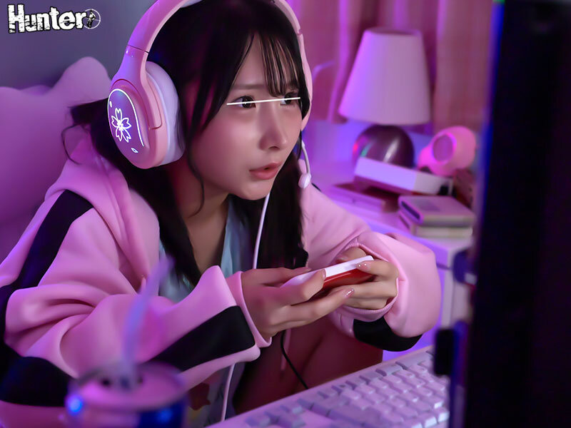 父の再婚で急に家が暗くなった！？突然出来た家族が全員地味過ぎ！義母は地味隠れ巨乳で義姉は喪女ニート！更に義妹は腐女子ゲーマー！仲良くなれる気がしないと思ったら…全員超エッチでボクのチ○ポを通じて意気投合！今では全員アヘ顔でボクのチ○ポを求めてきました！ - サンプル画像 - 8