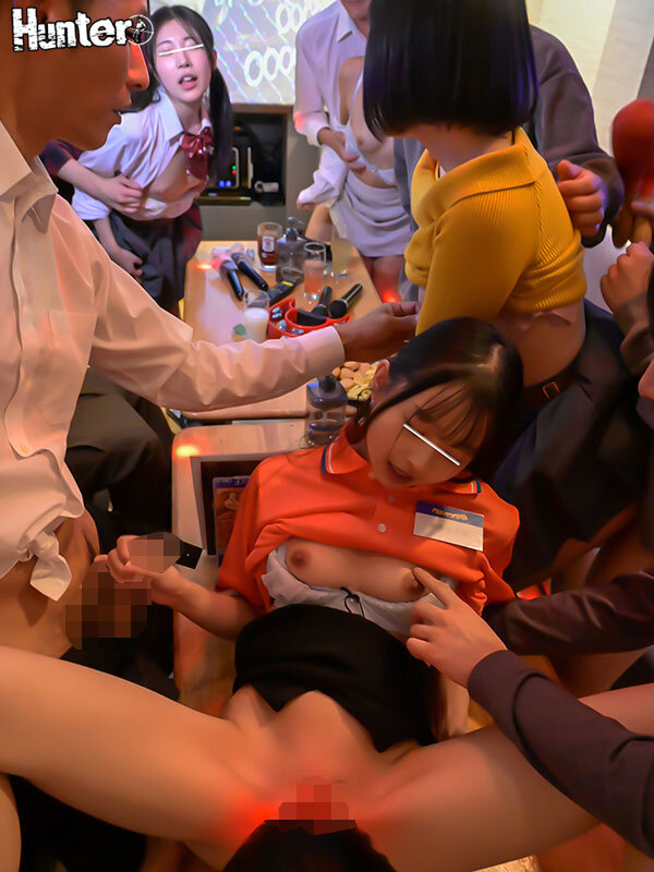 だれとでも定額挿れ放題！カラオケ編 歌い放題！挿れ放題！ルーム料金とは別に月額料金を支払うと、店内の女性ならお客さんだろうが… - サンプル画像 - 14