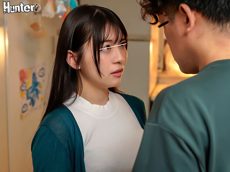 「30歳までに結婚できなかったら結婚してあげる」幼い頃に幼馴染と交わした約束を未だに心の片隅に抱えているボク。しかし再会した幼馴染は既に結婚し子持ちの主婦。「ずっと待っていたのに」と寂しそうな笑顔を見せる幼馴染とあの時出来なかった一回限りのセックス。 - サンプル画像 - 3