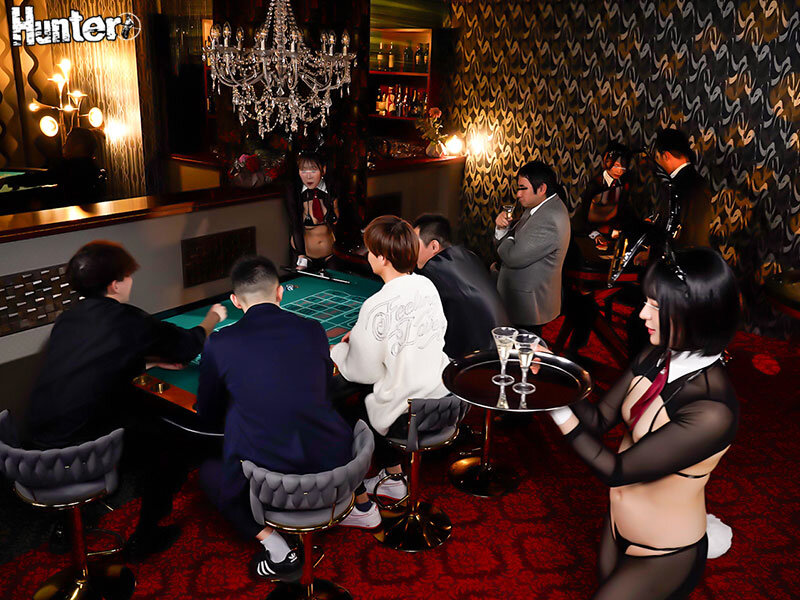 逆バニーと遊べる夢のカジノ！極上ボディの美少女達が逆バニーコスでお出迎え！さらにゲームに勝てば好みのバニーとヤリたい放題！知る人ぞ知る夢の楽園ここにあり！連日男性客で大盛況！と噂を聞きつけてやってきた逆バニーが在籍するという夢のカジノ。 - サンプル画像 - 4