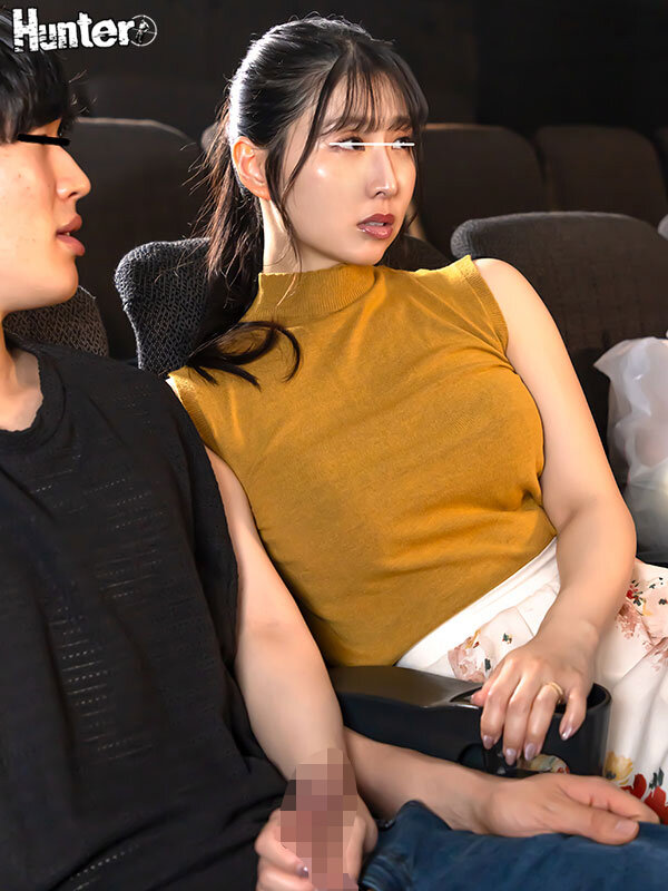 平日の昼間…お客がほとんど入らない地方のガラ空きミニシアターで男漁りに来た痴女とボクだけ！ - サンプル画像 - 5