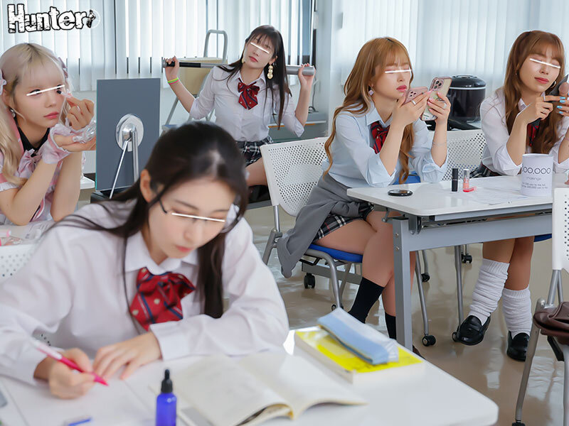 精子争奪ハーレム乱交！超問題児ヤリマンばかりで男はボク1人の特別補習室で童貞絶倫チ○ポいじりまくりの強●連続射精！ - サンプル画像 - 2