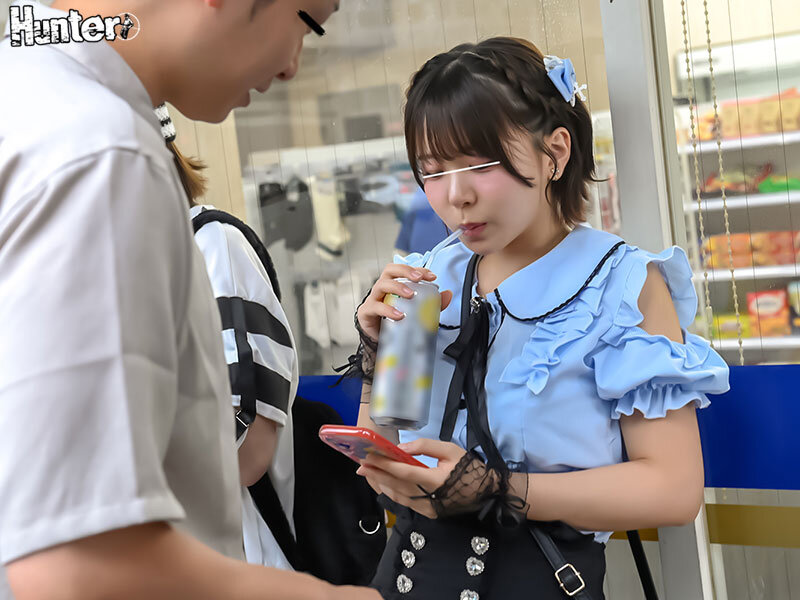 地雷系たちんぼ女子！交渉次第でNNOK！援交・割り切りする地雷系女子たちは最近公園で取り締まりが厳しくなったからとコンビニ前で立ちんぼ開始！貧困・推し活・暇つぶしと理由はそれぞれだけどお出かけついでに安心安全に活動中！？ - サンプル画像 - 3