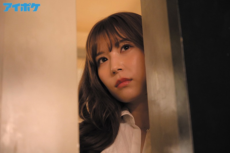 【悪女教師】 嫉妬に狂ったノーパン誘惑女教師の異常な奪い寝取り。 「私は手段は択ばない…」 明里つむぎ - サンプル画像 - 2