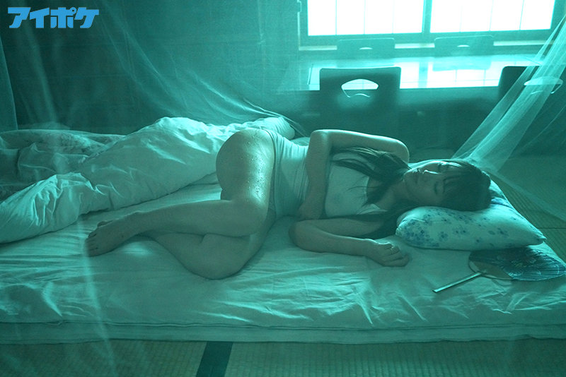 夏の終わりの汗だく中出し性交 人妻になったお従姉ちゃんの無防備な色気に理性を抑えられず…。 天海つばさ - サンプル画像 - 9