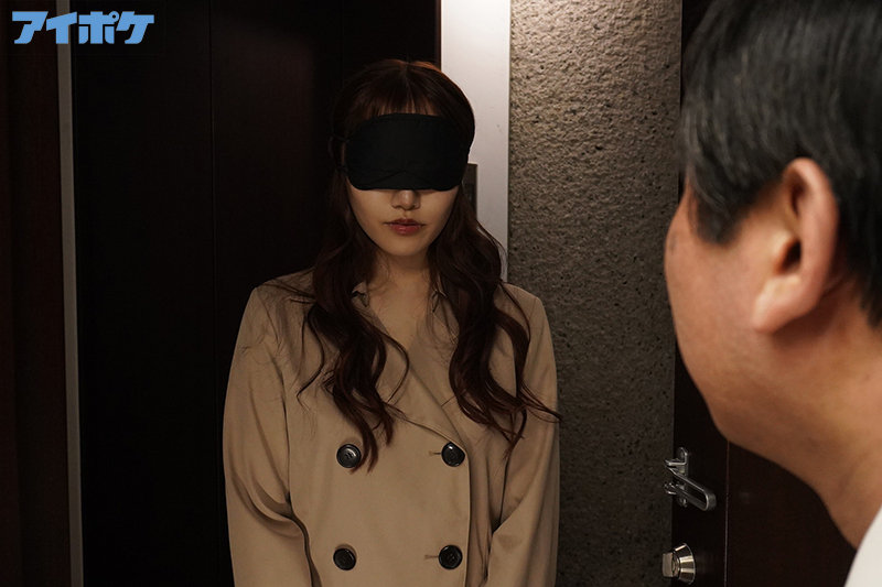 形勢逆転！即尺デリヘル呼んだら、会社の生意気な女上司だった。 斎藤あみり - サンプル画像 - 3