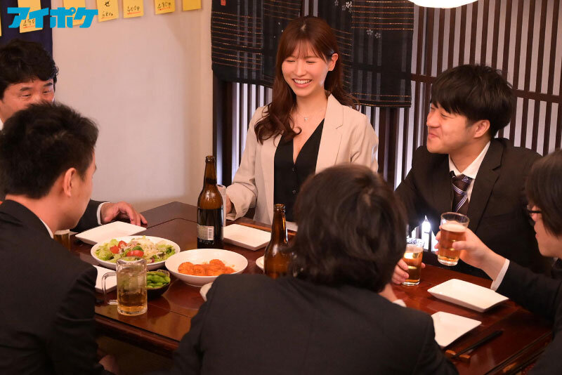 「ホテル行こっか？」 新入社員歓迎会で酔いつぶれた僕が会社の受付嬢に逆お持ち帰りされ朝まで精子搾り抜かれた一夜。 桜空もも - サンプル画像 - 1