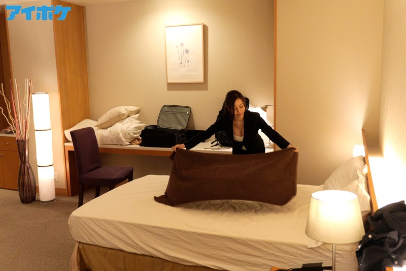 FIRST IMPRESSION 119 日本で一番予約が取りづらい伝説の回春エステ嬢AVデビュー 2本限定出演！ 乳咲杏 - サンプル画像 - 1