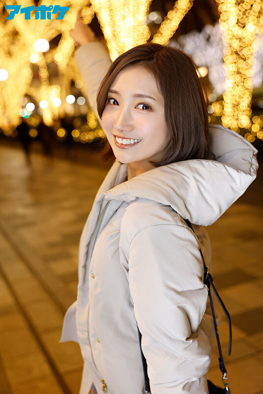 クリぼっちダメ絶対！！ クリスマスを一人で過ごす寂し男性を逆ナンしエッチなクリスマスSEXプレゼント 逆ナンドキュメンタリー ガチクリスマスに強行ロケ 加美杏奈 - サンプル画像 - 1