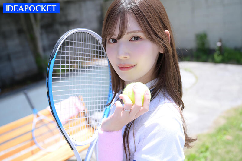 テニス終わりの汗だく若妻つむぎさんに密着誘惑で痴女られた昼下がり 明里つむぎ - サンプル画像 - 12
