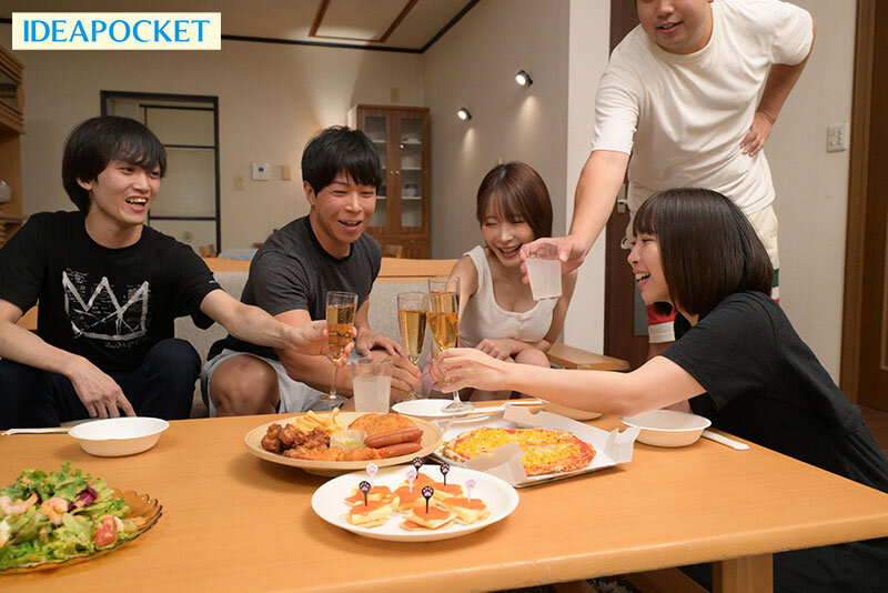 シェアハウスで同居人の女の子はド下品な格好でアナルおっぴろげて僕を誘ってきた。 極見えアナル丸見え！！ 桃乃木かな - サンプル画像 - 1