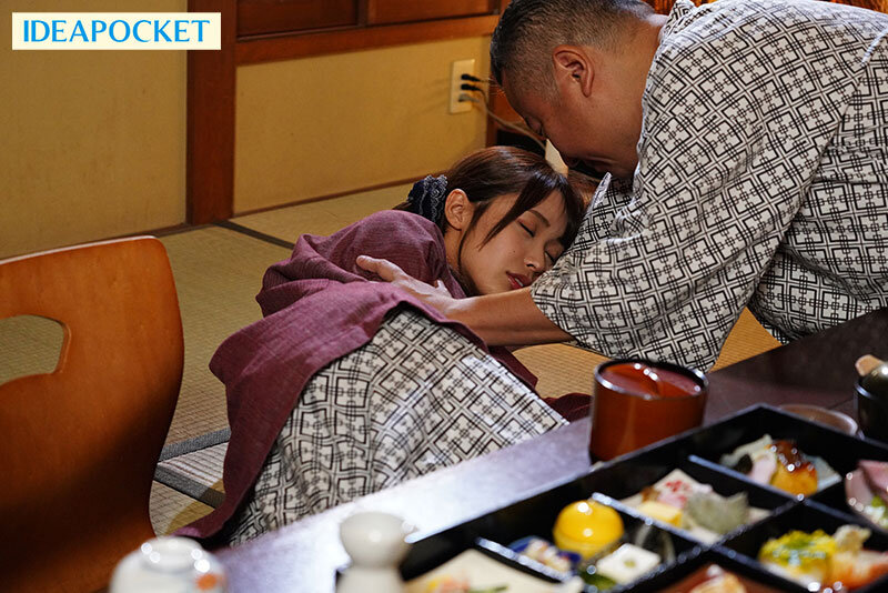 死ぬほど大嫌いな上司と出張先の温泉旅館でまさかの相部屋に…醜い絶倫おやじに何度も何度もイカされてしまった私。 長浜みつり - サンプル画像 - 8
