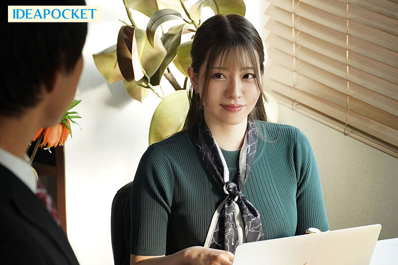 出張先で高嶺の花の女社長と相部屋に… 圧倒的美巨乳にフル勃起した童貞の僕を受け入れてくれた優しさに甘えて朝まで暴走むしゃぶりつき性交 ひなの花音 - サンプル画像 - 1