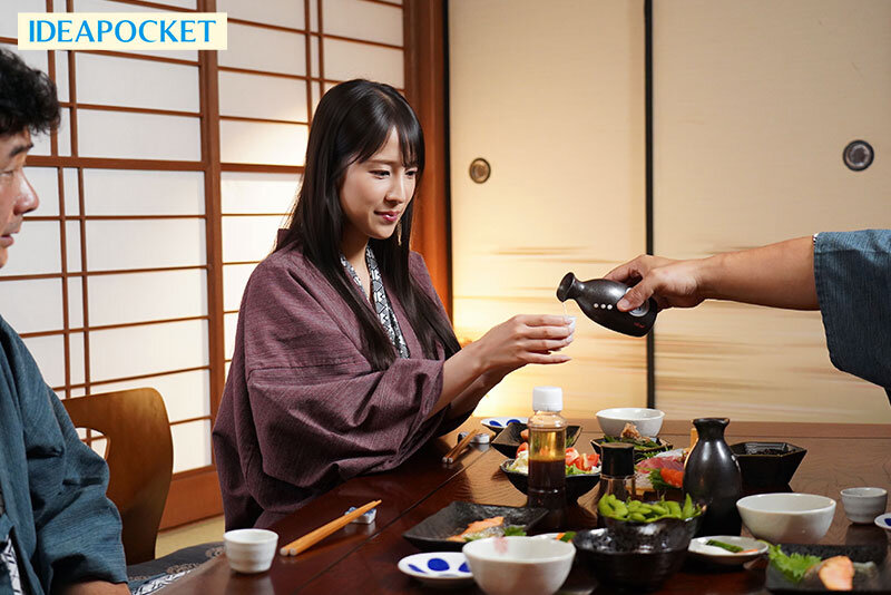 地方ロケで訪れた温泉旅館でマネージャーに仕組まれ地元のゲス社長と相部屋枕強要…醜い絶倫おやじに何度もイカされ堕ちていく美しきグラビアアイドル 三澄寧々 - サンプル画像 - 1